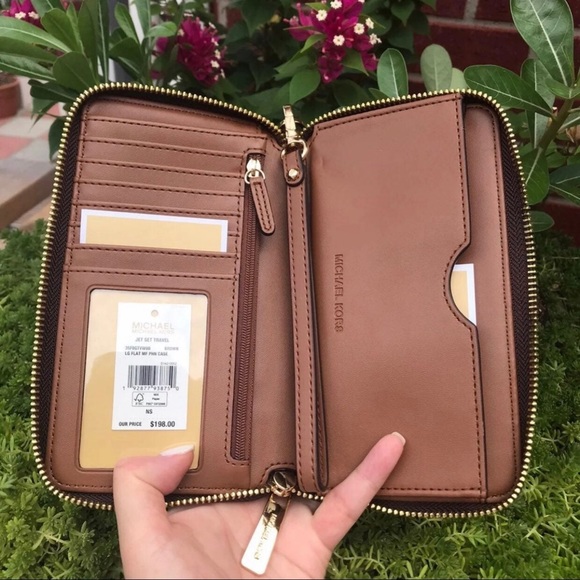 NWT! Michael Kors backpack and wallet - Picture 10 of 10